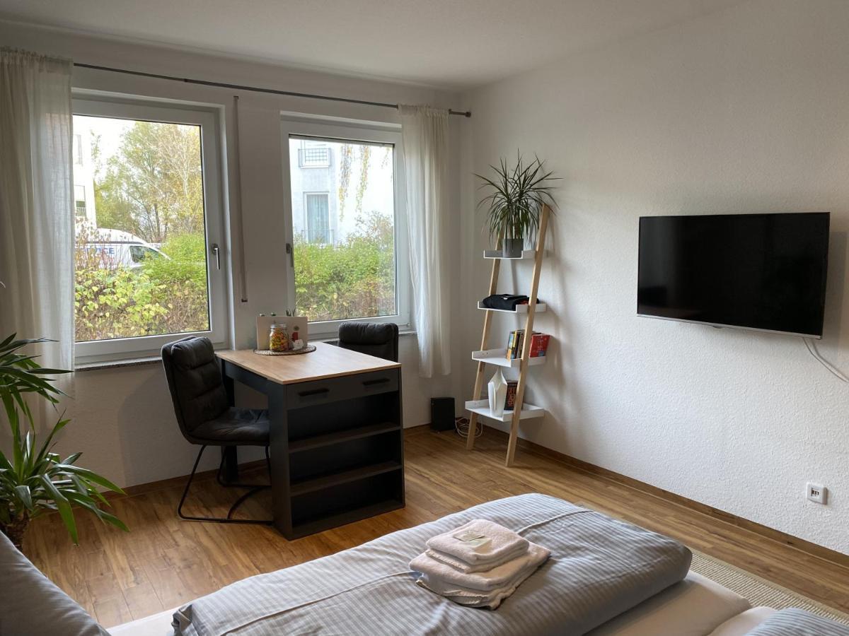 Rr - Tiny Apartment - Parking - Kitchen - Wifi Magdeburg Bagian luar foto